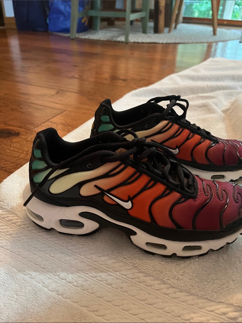 Nike Kids Gradient Red-Orange-Pink Air Max Style Sneakers